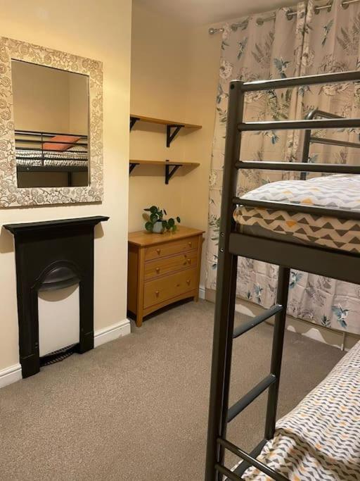 Gloucester Rd 2 Mins Away - Fab, New, Trendy House ブリストル エクステリア 写真