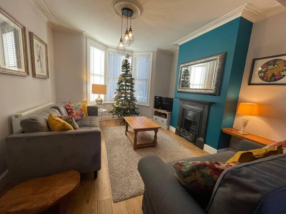 Gloucester Rd 2 Mins Away - Fab, New, Trendy House ブリストル エクステリア 写真