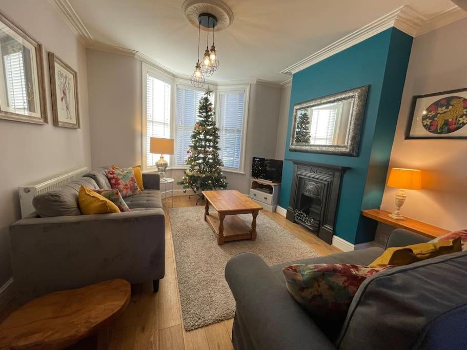 Gloucester Rd 2 Mins Away - Fab, New, Trendy House ブリストル エクステリア 写真